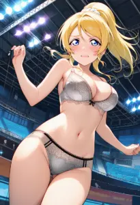 ステージで下着を露出させられる絢瀬絵里