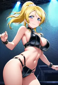 ステージで下着を露出させられる絢瀬絵里
