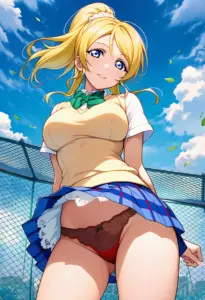 屋上にいる夏服姿の絢瀬絵里のパンチラ