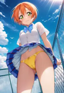屋上にいる夏服姿の星空凛のパンチラ