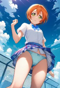 屋上にいる夏服姿の星空凛のパンチラ