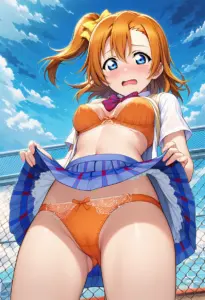 屋上で下着を露出させられる夏服姿の高坂穂乃果