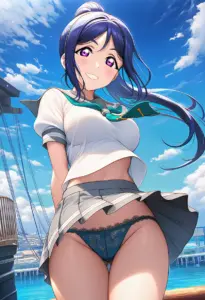 海辺にいる夏服姿の松浦果南のパンチラ