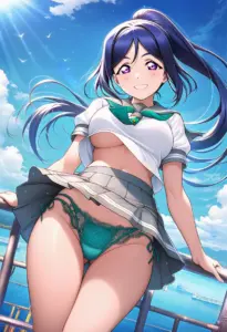 海辺にいる夏服姿の松浦果南のパンチラ