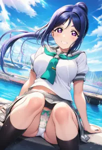 海辺にいる夏服姿の松浦果南の座りパンチラ