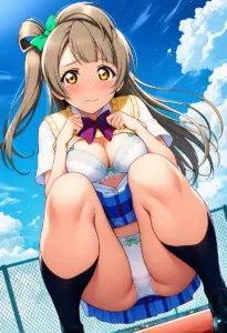 屋上で下着を露出させられる夏服姿の南ことり