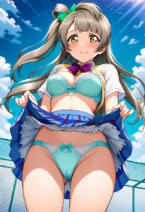 屋上で下着を露出させられる夏服姿の南ことり