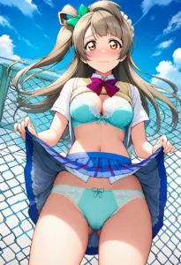 屋上で下着を露出させられる夏服姿の南ことり
