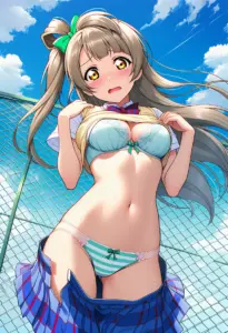 屋上で下着を露出させられる夏服姿の南ことり