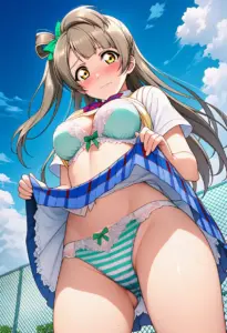 屋上で下着を露出させられる夏服姿の南ことり
