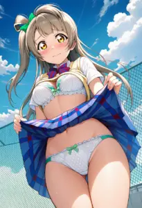屋上で下着を露出させられる夏服姿の南ことり