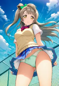 屋上にいる夏服姿の南ことりのパンチラ