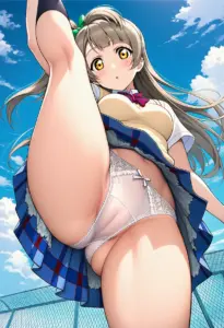 屋上にいる夏服姿の南ことりのパンチラ