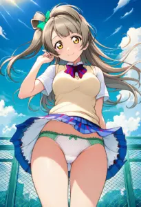 屋上にいる夏服姿の南ことりのパンチラ