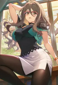 カフェ店内にいる私服姿の中原ミズキ