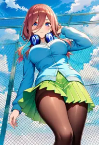 屋上にいる夏服姿の中野三玖