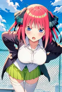 屋上にいる夏服姿の中野二乃
