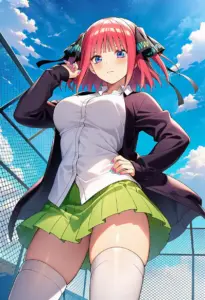 屋上にいる夏服姿の中野二乃