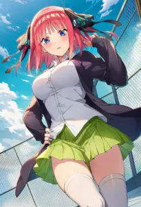 屋上にいる夏服姿の中野二乃