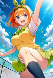 屋上にいる夏服姿の中野四葉