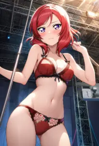 ステージで下着を露出させられる西木野真姫