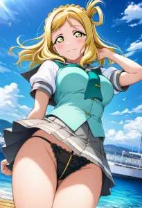 海辺にいる夏服姿の小原鞠莉のパンチラ