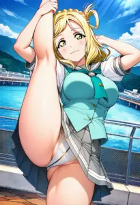 海辺にいる夏服姿の小原鞠莉のパンチラ