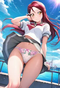 海辺にいる夏服姿の桜内梨子のパンチラ