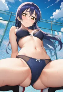 屋上で下着を露出させられる園田海未