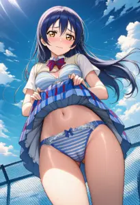 屋上で下着を露出させられる夏服姿の園田海未