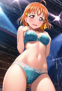 ステージで下着を露出させられる高海千歌
