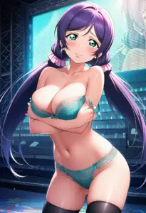 ステージで下着を露出させられる東條希