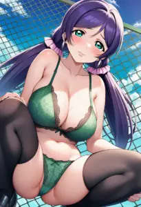 屋上で下着を露出させられる東條希