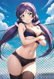 屋上で下着を露出させられる東條希
