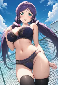 屋上で下着を露出させられる東條希