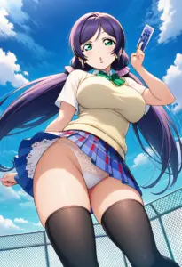 屋上にいる夏服姿の東條希のパンチラ