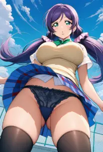 屋上にいる夏服姿の東條希のパンチラ