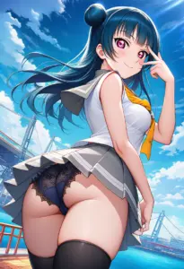 海辺にいる夏服姿の津島善子の背面パンチラ
