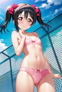 屋上で下着を露出させられる矢澤にこ
