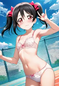 屋上で下着を露出させられる矢澤にこ