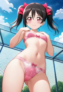 屋上で下着を露出させられる矢澤にこ
