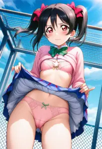 屋上で下着を露出させられる夏服姿の矢澤にこ