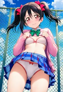 屋上で下着を露出させられる夏服姿の矢澤にこ